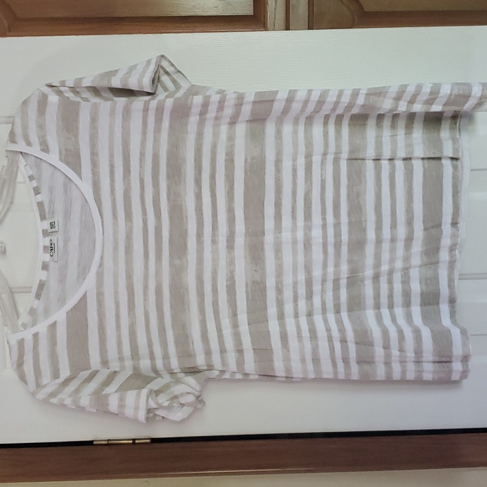 🌕 Cato 18/20W Tan & White Striped (Distressed Look) Tee